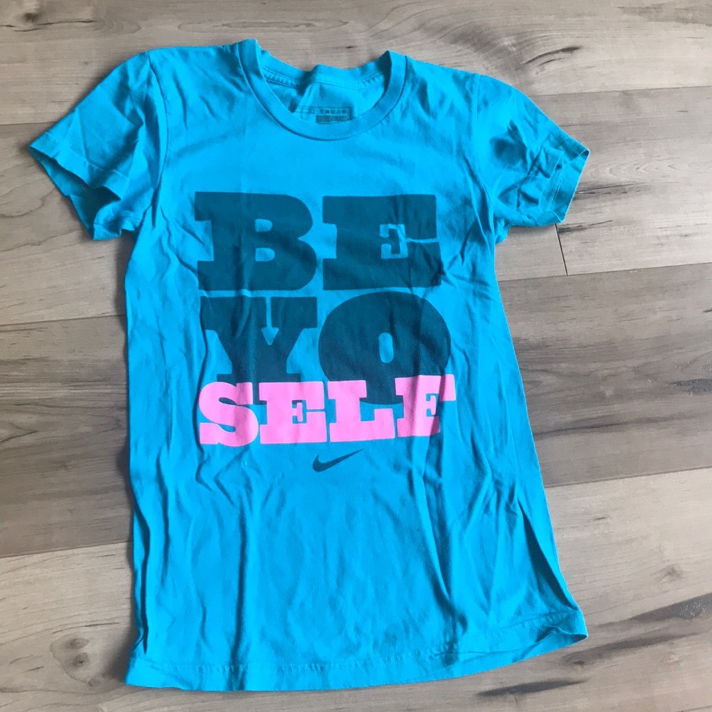 Nike graphic shirt